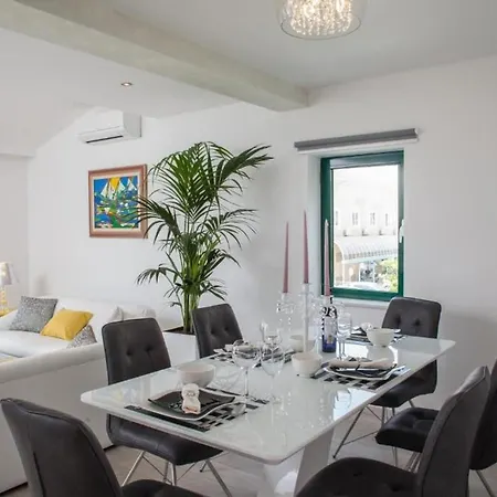 Pjero Apartment *