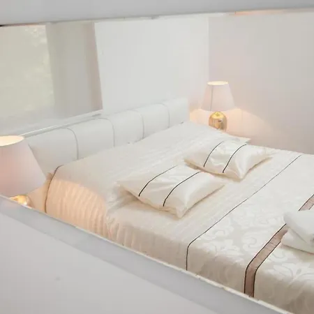 Apartment Pjero *
